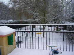 Crèche d'Haravilliers le jardin sous la neige.jpg